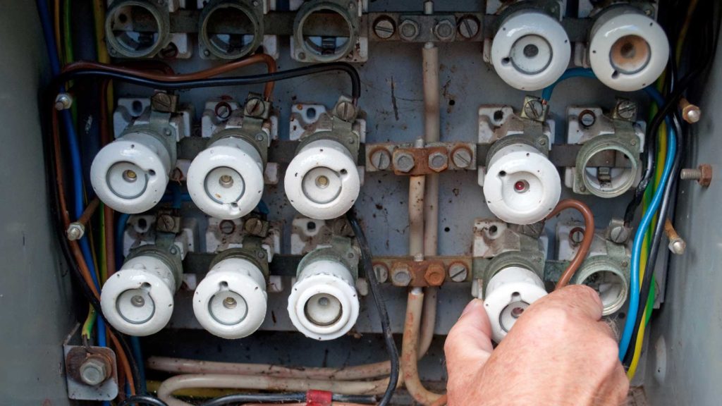 electrical-knob-and-tube-wiring-removal-services